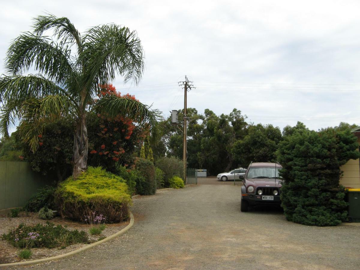 ฟิซิโฟเลีย ลอดจ์ Villa Parndana ภายนอก รูปภาพ